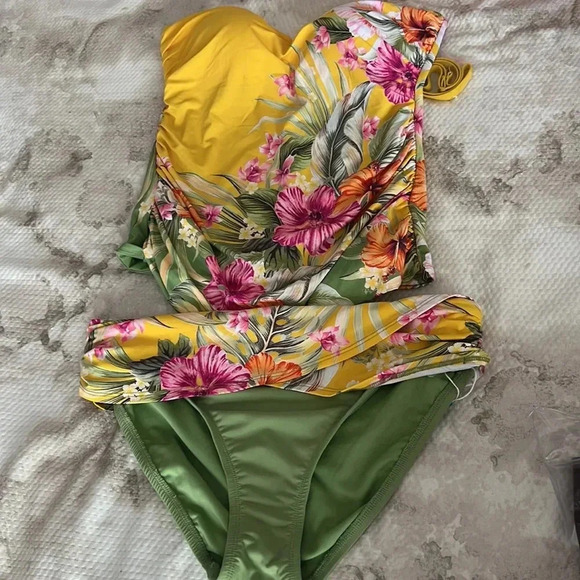 Bleu Rod Beattie  Paradiso Bandeau Tankini Top and Sarong Hipster Bottom - Picture 10 of 13